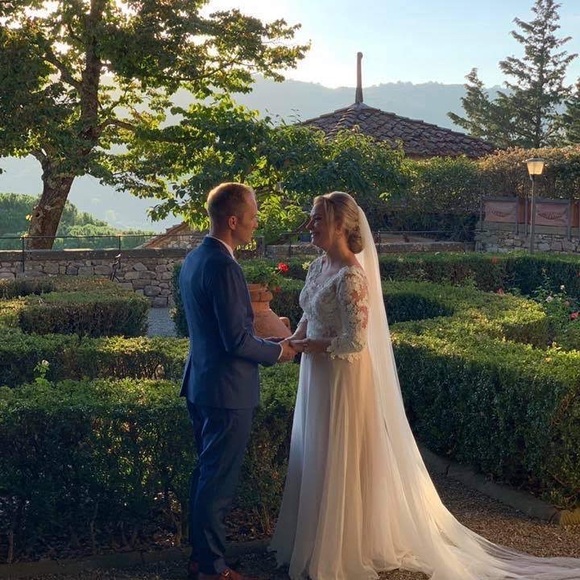 Beautiful Sadoni wedding dress, nude slip with handmade lace and chiffon dress. - Picture 3 of 8